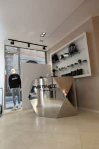 Agencement boutique en acier polimoir